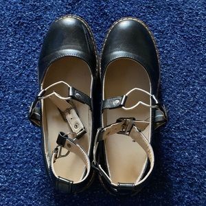 Cute ankle heart shoes gently used